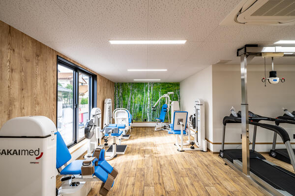 レッツ俱楽部 ペシュア厚木2番館（パート）の柔道整復師求人の写真