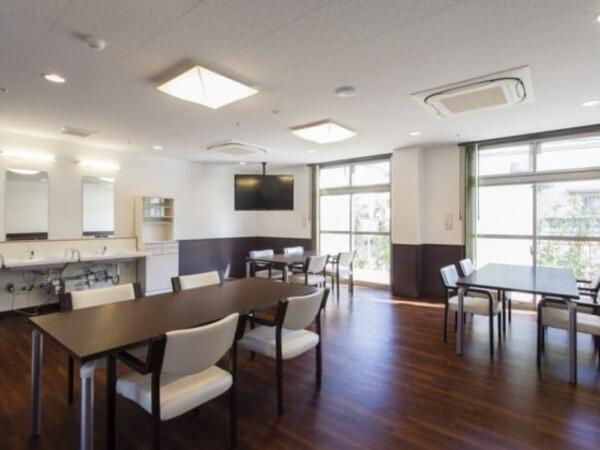 住宅型有料老人ホームエイジ・ガーデン柏原（調理補助/パート）の調理師/調理員求人メイン写真3