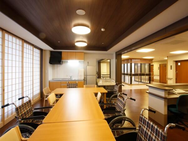 特別養護老人ホームフォーリーブス甲府（常勤）の准看護師求人メイン写真2