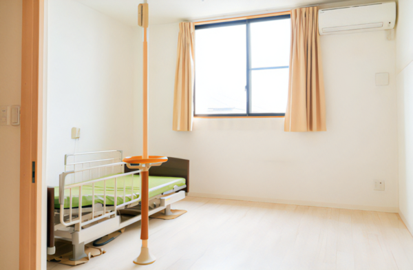 住宅型有料老人ホームわらび（パート）の介護職求人メイン写真2