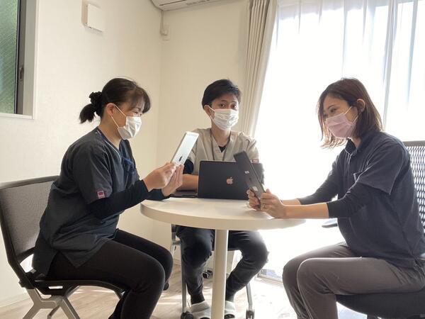 24QQ訪問看護ステーション（常勤）の作業療法士求人の写真