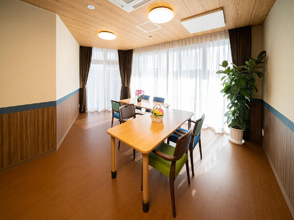 特別養護老人ホーム 鳳鳴苑（常勤）の介護福祉士求人メイン写真4