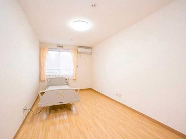 有料老人ホームよりそい（夜勤専従/パート）の介護職求人メイン写真2