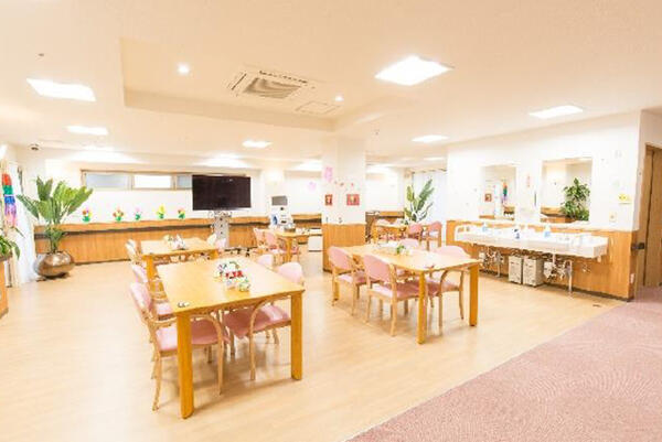 住宅型有料老人ホームのんビレッジ生野（常勤）の看護師求人メイン写真2