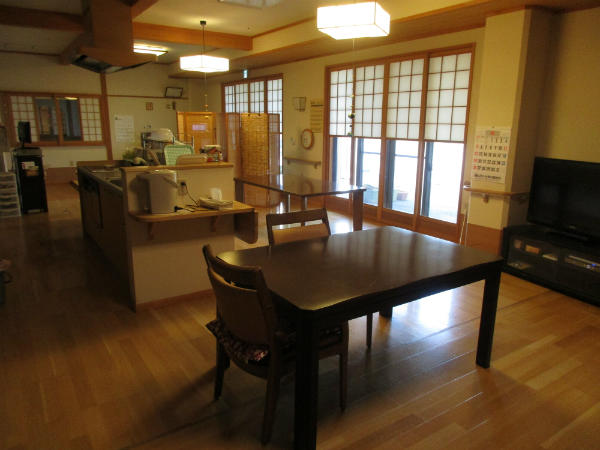 特別養護老人ホーム おばなざわ（臨時職員/常勤）の介護職求人メイン写真3