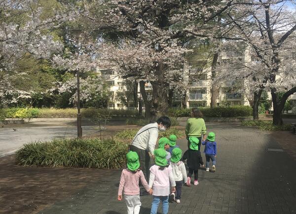 フロンティアキッズ夏目坂本園（正社員）の保育士求人メイン写真5