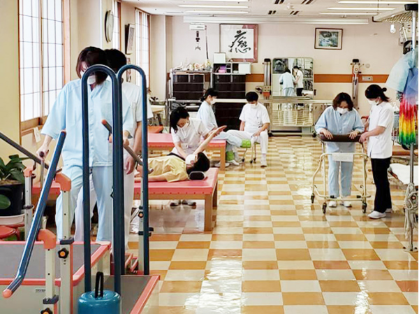 なんば医院（常勤）の理学療法士求人の写真