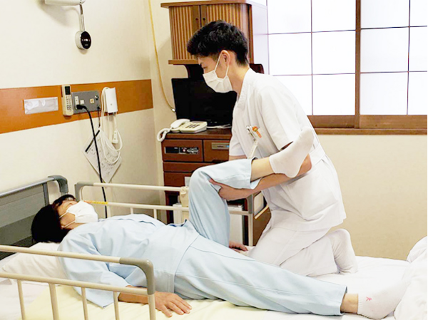 なんば医院（常勤）の理学療法士求人メイン写真2