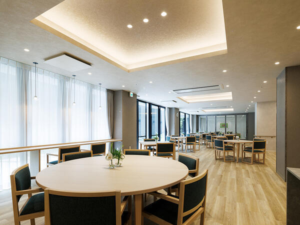 介護付有料老人ホーム チャームスイート北烏山（常勤）の准看護師求人メイン写真3