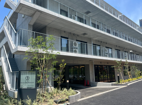 青山スクウェアーグループホーム（常勤）の介護福祉士求人の写真