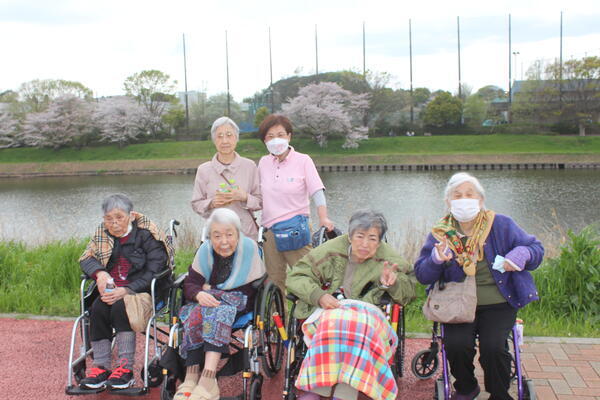 小規模多機能ホームアゼリアガーデン（パート）の介護福祉士求人の写真