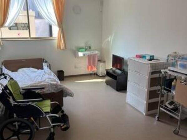 有料老人ホームルアナ（常勤）の介護職求人メイン写真4