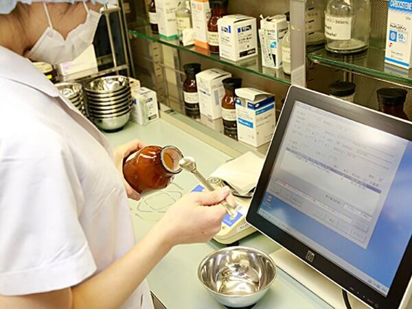 国際親善総合病院（パート）の薬剤師求人メイン写真3