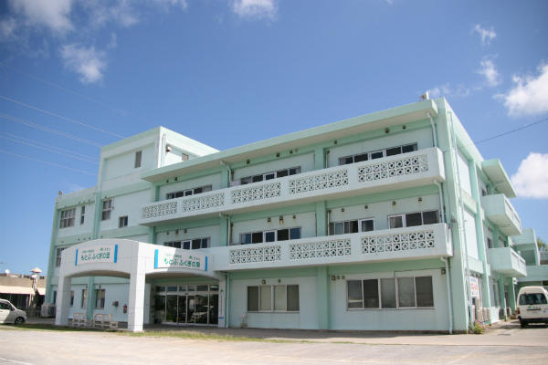 介護老人保健施設 もとぶふくぎの里（常勤）の介護福祉士求人の写真