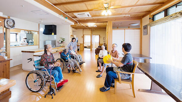 小規模多機能かくれんぼ（常勤）の介護福祉士求人メイン写真3