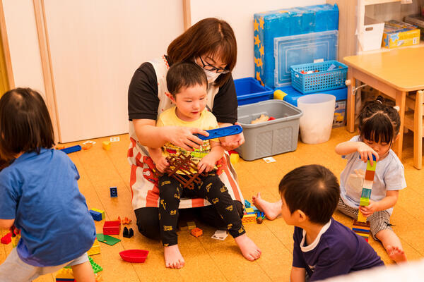 こもれび保育園 根岸園（正職員）の保育士求人メイン写真3