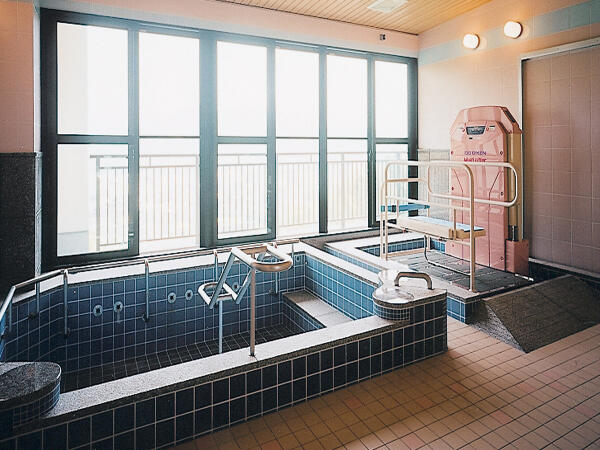 介護老人保健施設アンビジョンうちこ園（常勤）の准看護師求人メイン写真5