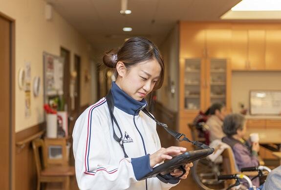 養護老人ホーム若草苑（常勤）の介護福祉士求人サブ写真1