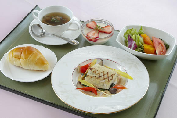 コンフォートヒルズ六甲（ホール/パート）の調理補助求人メイン写真2