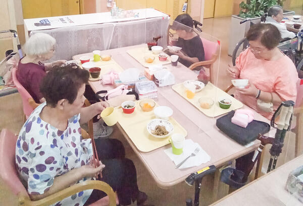 介護老人保健施設 ナーシングホームひだまり（常勤）の看護師求人メイン写真3