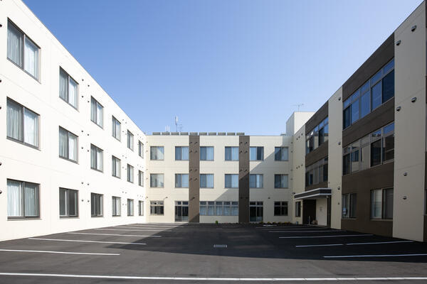 介護付き有料老人ホームカルナシア元町（入浴サポート/パート）の介護職求人の写真