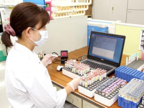 株式会社日研医学（集配スタッフ/正社員）の送迎ドライバー求人の写真