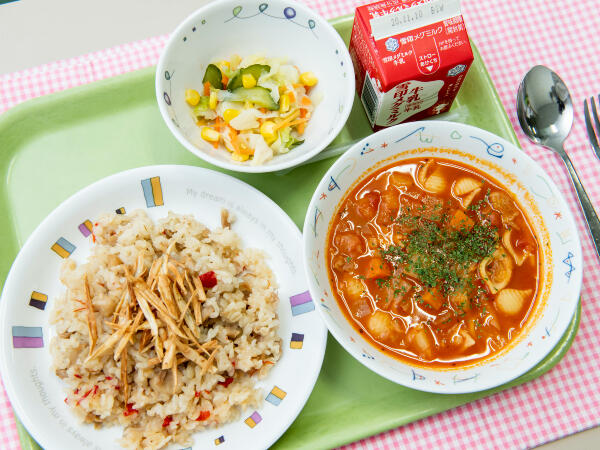 葉隠勇進(株)茨城県つくば市神郡にある学校給食センター（厨房/パート） の調理補助求人の写真