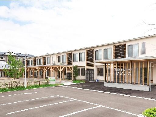 特別養護老人ホーム おおとみ（契約職員夜勤あり/常勤）の介護職求人の写真