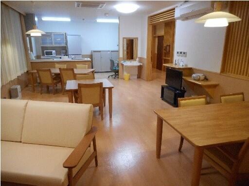 特別養護老人ホーム ユトリアケアセンターなりさわ（契約職員/常勤）の介護職求人メイン写真2