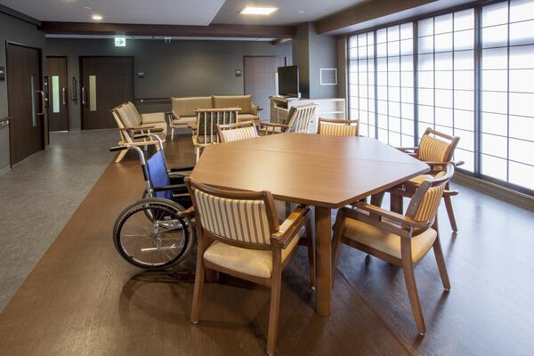 介護老人保健施設アメイズ（パート）の介護職求人メイン写真2