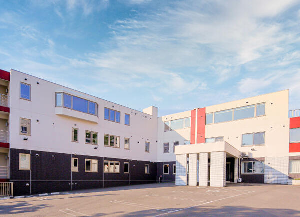 住宅型有料老人ホーム らくら宮の森（常勤）の介護福祉士求人の写真