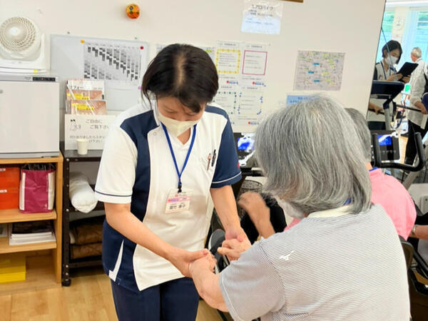 機能訓練専門デイサービスきたえるーむ奈良帝塚山（正社員）の理学療法士求人メイン写真3