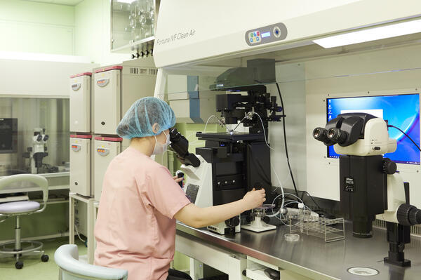 みなとみらい夢クリニック（パート）の保育士求人メイン写真4