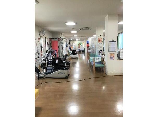 青木医院 通所リハビリセンター（常勤）の言語聴覚士求人メイン写真2