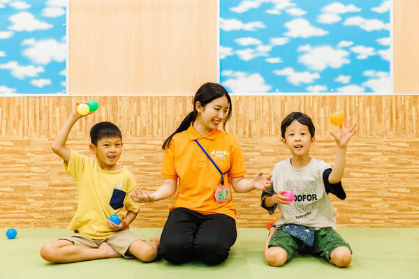 【2026年春OPEN】ホップステップ岸根公園校（児発管/常勤）の精神保健福祉士求人サブ写真2