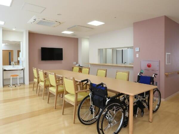 特別養護老人ホームハピネス稲毛（常勤）の理学療法士求人メイン写真3