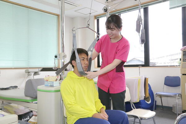 つくだ整形外科 通所リハビリロコモケアステーション（パート）の介護福祉士求人メイン写真2