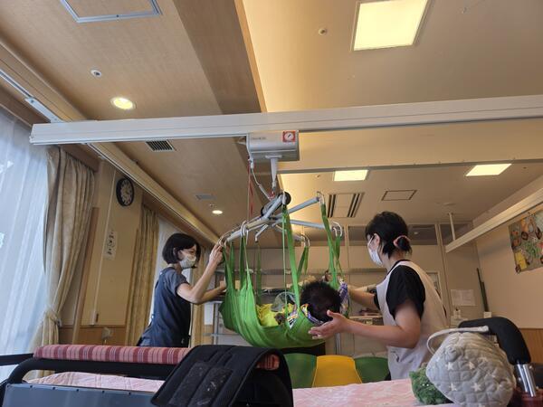 重症心身障害児・者施設 つばさ静岡（常勤）の支援員求人メイン写真3