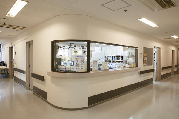 日野駅前病院（常勤）の看護助手求人メイン写真3