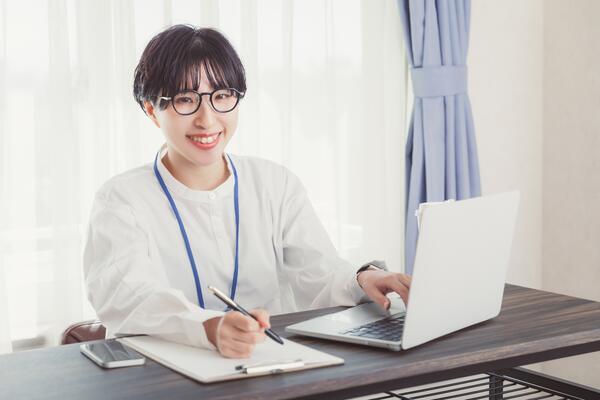 一般社団法人クローバー（事務スタッフ／常勤）の一般事務求人の写真