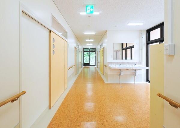 障害者支援施設あゆみが丘学園（常勤）の准看護師求人メイン写真2
