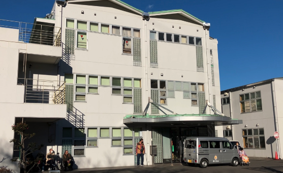 県西福祉センター（パート）の送迎ドライバー求人の写真