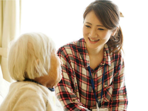 特別養護老人ホーム　極楽苑（機能訓練指導員/常勤）の言語聴覚士求人サブ写真1