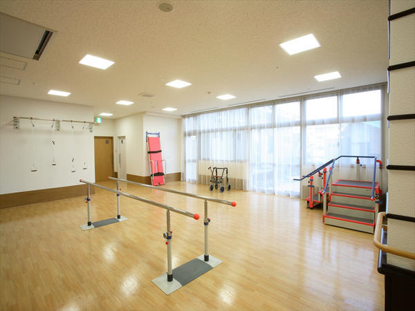 介護老人保健施設クレオ（夜勤専従/パート）の介護福祉士求人メイン写真2