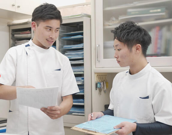 烏丸鍼灸整骨院（パート）の柔道整復師求人の写真