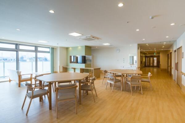 介護老人福祉施設 ケアホーム千鳥（常勤）の看護師求人メイン写真2