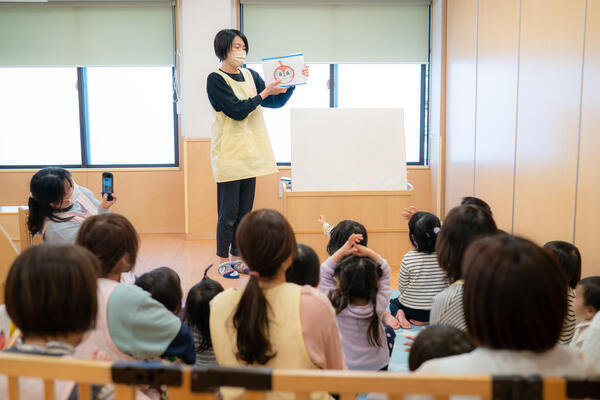 ひまわりニコニコ保育園（常勤）の保育士求人メイン写真3