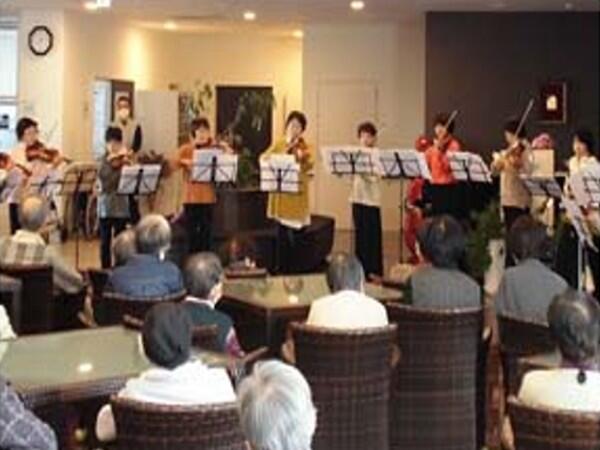 有料老人ホームこころの駅（パート）の介護職求人メイン写真4