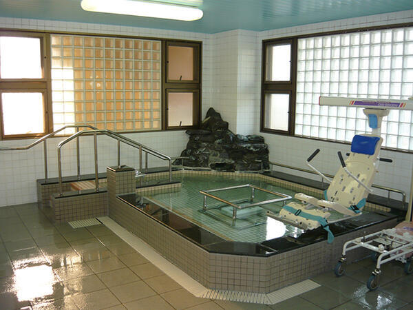 特別養護老人ホームかつしか苑（常勤）の介護職求人メイン写真3