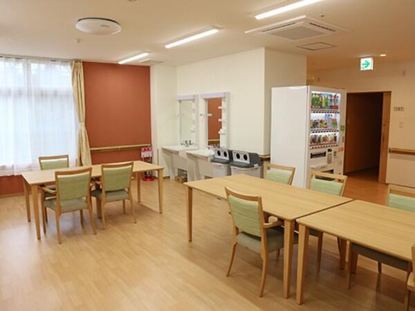 住宅型有料老人ホーム あざれあ豊橋（夜勤専従パート）の介護福祉士求人メイン写真2